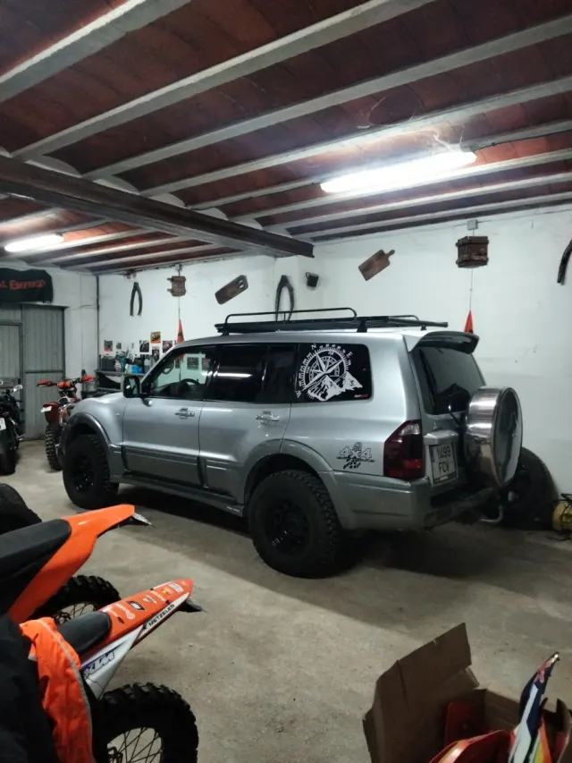 Mitsubishi Montero 2006