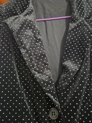 Traje negro con lunares plateados talla unica S/XL