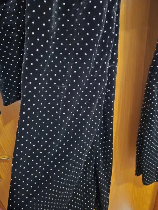 Traje negro con lunares plateados talla unica S/XL