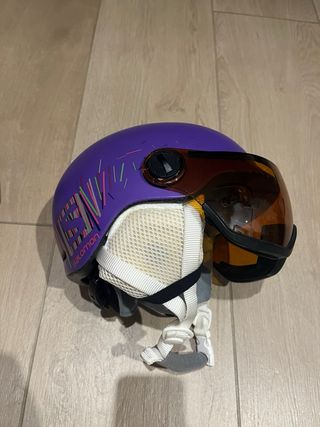 Casco esquí SALOMON morado con visera. Talla 49-53