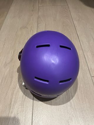 Casco esquí SALOMON morado con visera. Talla 49-53