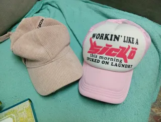 Gorras Studio F y Sicko