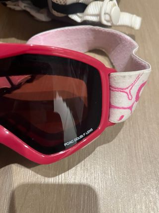 Casco Salomon y gafas de esquí Cebe. Talla 49-53.