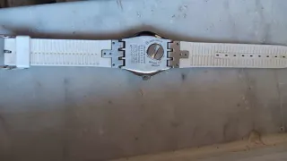 Orologio Swatch Irony bianco con strass