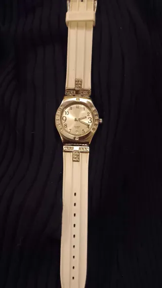 Orologio Swatch Irony bianco con strass