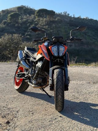 KTM Duke 790