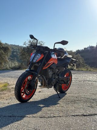 KTM Duke 790