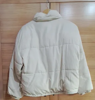 Cazadora acolchada beige