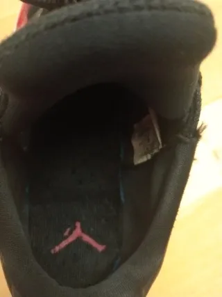 Jordan zapatillas Negras y Rojas