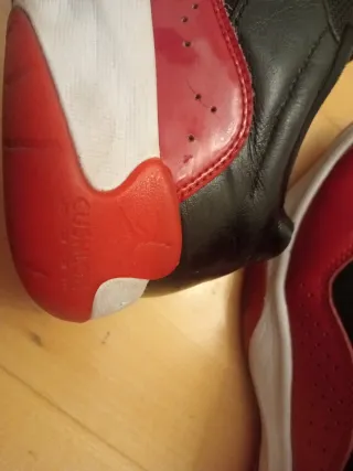 Jordan zapatillas Negras y Rojas