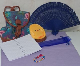 Pack niña: Mochila, abanico, cuaderno y demás
