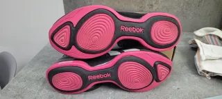 Zapatillas Reebok Easytone Negras y Rosas