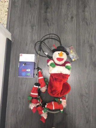 Árbol de Navidad verde con nieve