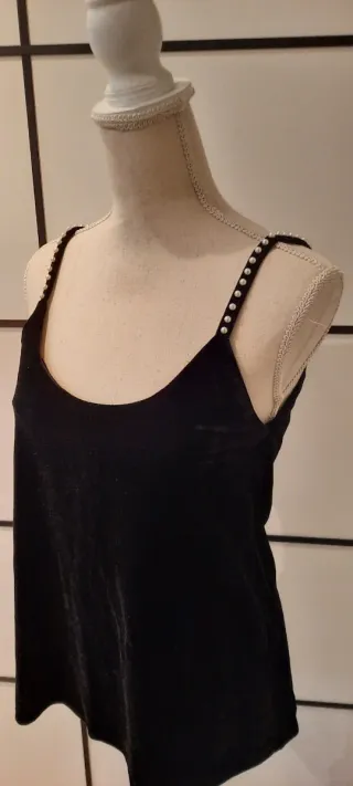 Top negro perlas y terciopelo