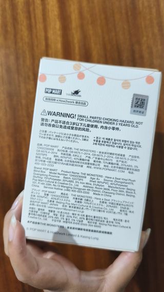 Labubu original edición have a seat