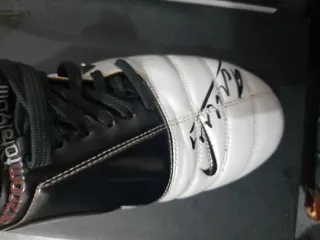 Botas Nike Total 90 usadas y firmadaspor A.iniesta