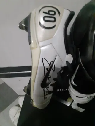 Botas Nike Total 90 usadas y firmadaspor A.iniesta