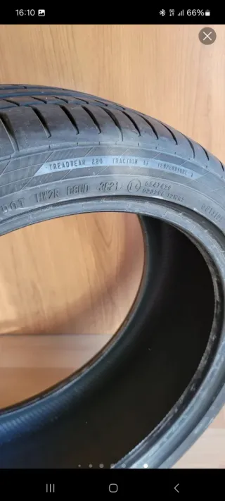 Neumáticos Continental 235/40/18