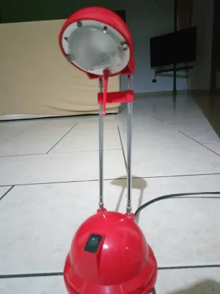 Lampada vintage rossa e argento