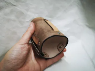 Brazalete cuero medieval artesanal