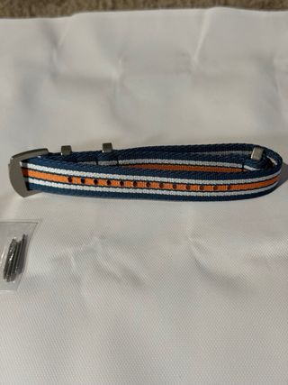 Correa de reloj de tela azul y naranja