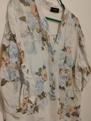 Blusa Mulaya floral blanca