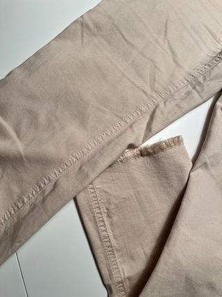 Pantalón campana beige Stradivarius