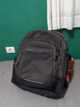 Mochila Totto Negra y Gris