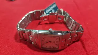 Nuovo orologio Candino da donna in argento e madreperla bianca