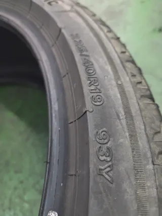 Neumáticos Bridgestone 225/40/19