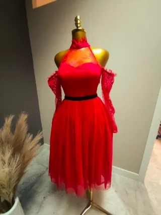 Vestido rojo tul y encaje