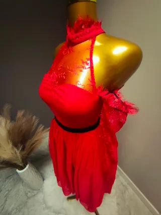 Vestido rojo tul y encaje