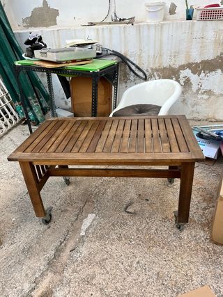 Tavolo in teak con ruote