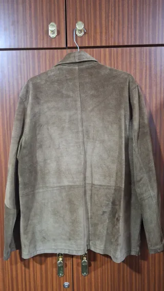 Chaqueta de piel marrón