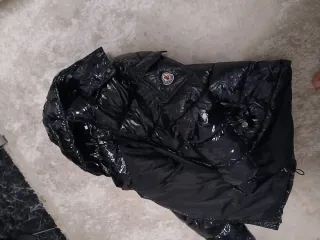 Chaqueta Moncler Negra Brillante
