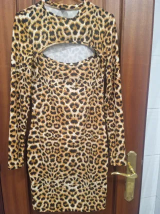 Vestido animal print con abertura