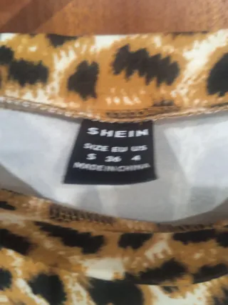 Vestido animal print con abertura