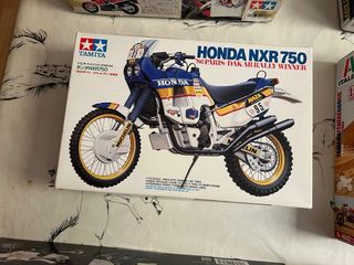 Maquetas de Motos: Kawasaki, Honda, Yamaha, BMW, C