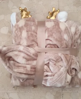 Manta con capucha de ciervo