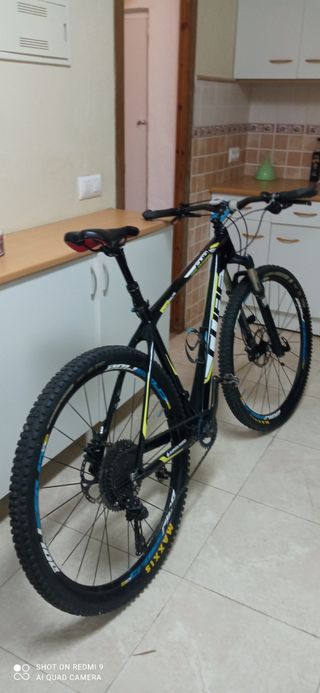 Bicicleta da montagna Cube Reaction in carbonio