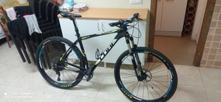 Bicicleta da montagna Cube Reaction in carbonio