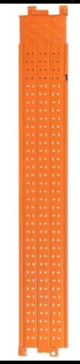 Andamios con bandejas de 2 metros