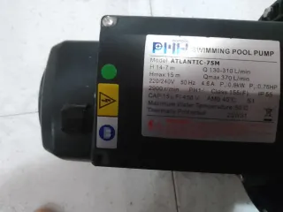 Bomba de piscina en buen estado