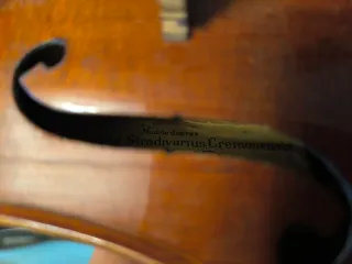 Violín Antonius Stradivarius 3/4 de año 1721