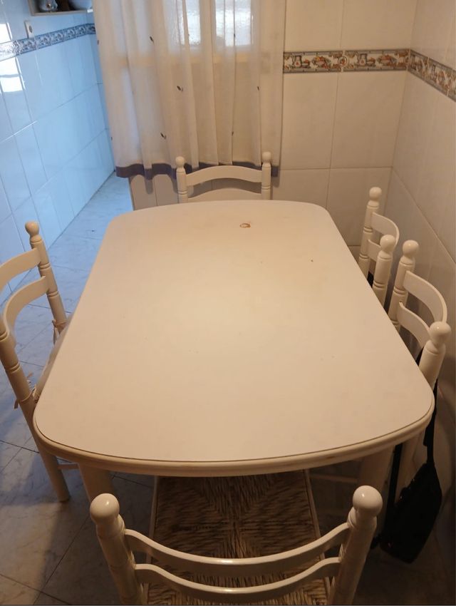 Mesa y 6 sillas de cocina