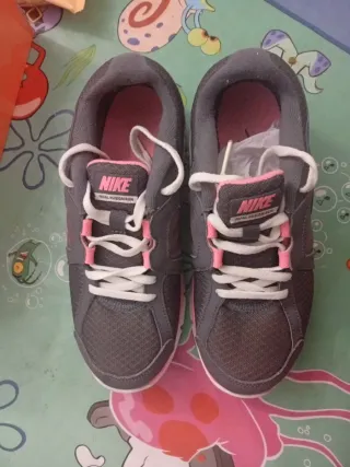 Zapatillas Nike Mujer Gris y Rosa