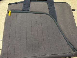 Maletín Mandarina Duck Gris con Cremallera Amarill