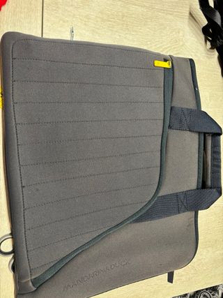 Maletín Mandarina Duck Gris con Cremallera Amarill