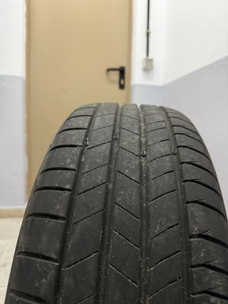 Neumático Kumho 215/55 R18