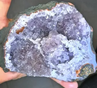 Drusa di quarzo ametista